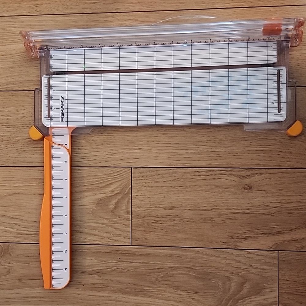 Fiskars 12" Paper Cutter - Picture 8 of 9